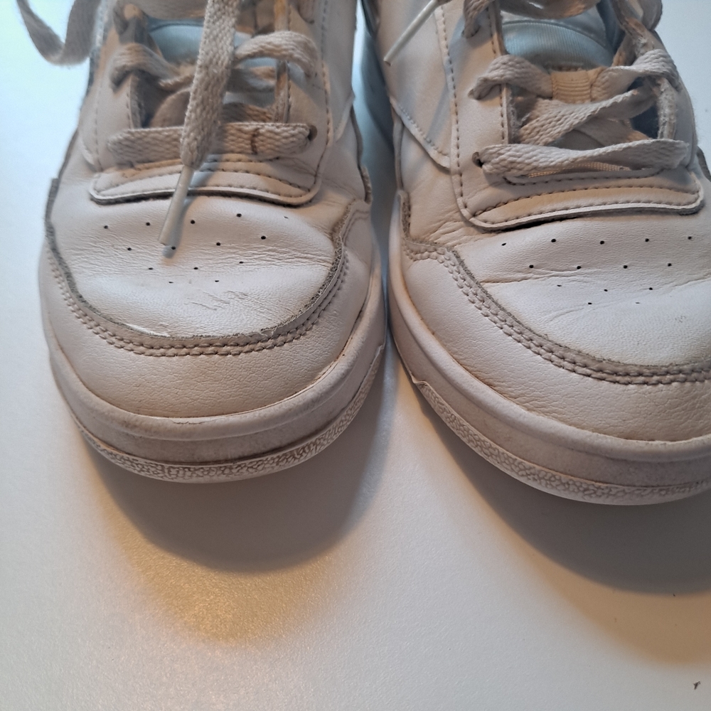 White Reebok Classics - Picture 5 of 10